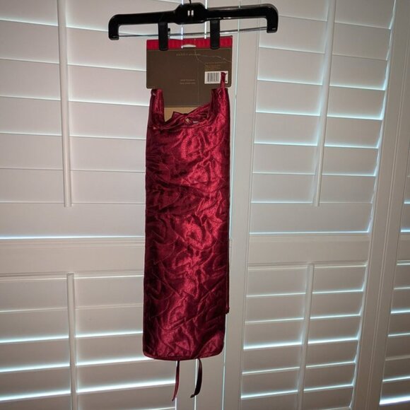 NEW Trim A Home Dark Christmas Wine Burgundy Solid Quilted 48" Tree Skirt NWT - Picture 4 of 4